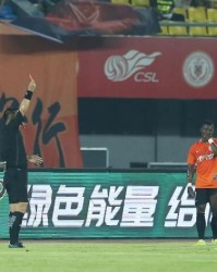  VAR争议判罚引热议，斯佩齐亚绝平球被判无效  