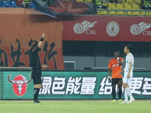  VAR争议判罚引热议，斯佩齐亚绝平球被判无效  